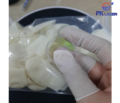 Bao tay xỏ ngón dùng trong thay kính